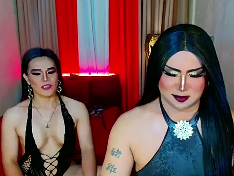 Incredible_Shemale Adlı Modelin Canlı XXX Sohbeti