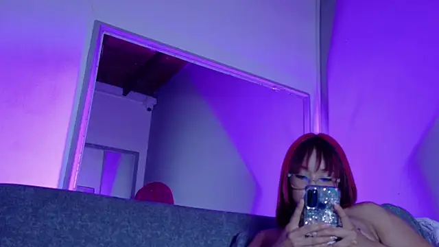Pokazy przed kamerką – MiaFoxxx5