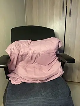 YellowHoneyDip's Webcam Show