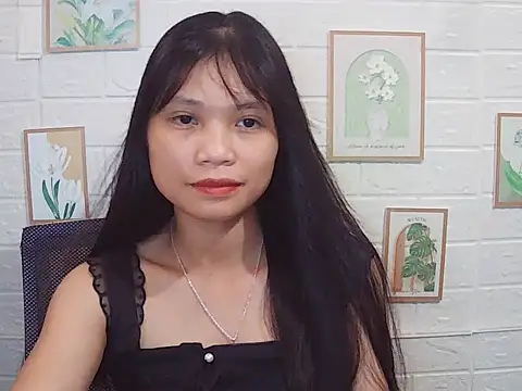 Czat XXX na żywo – -Lucie-e