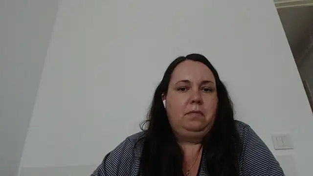 دردشة WendyRhoades الجنسية المباشرة