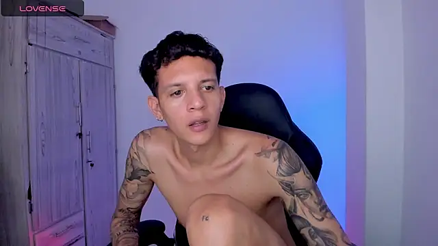 tylernova Chat XXX in diretta