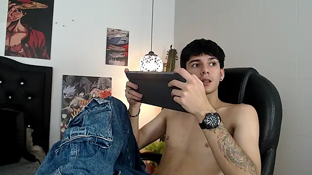 AmethystShadow17 Adlı Modelin Canlı XXX Sohbeti