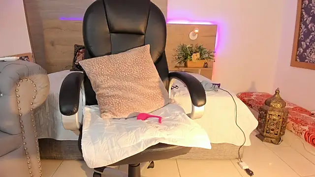 Онлайн чат XXX _Azahaaraa_