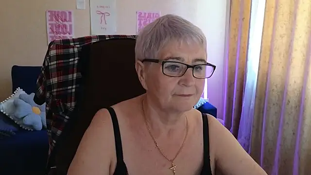Sandra_Snowflake Adlı Modelin Canlı XXX Sohbeti