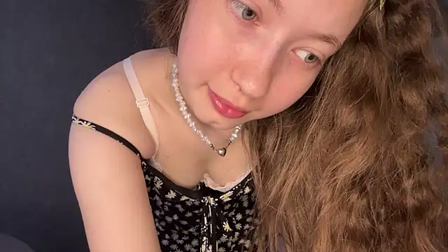 Emily_Mur_ Adlı Modelin Canlı XXX Sohbeti