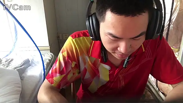 dyjdddttj 现场XXX聊天