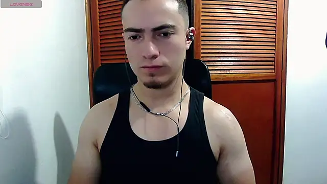 Show modela TouchDaddy4 na web-kameri