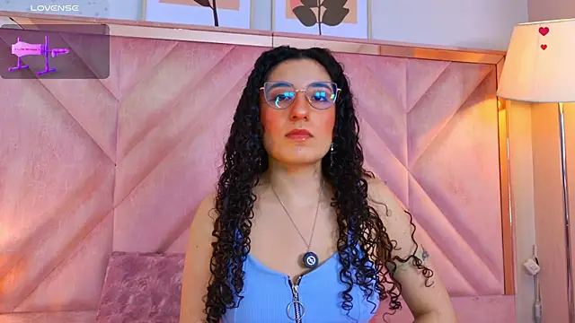 Chatroom XXX en direct de DemiJones_