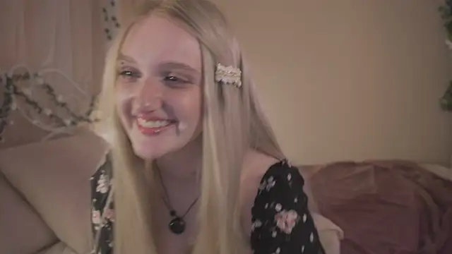 ELLIEJAY's Live XXX Chat