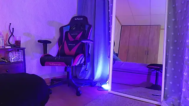 LucyFlame Chat XXX live