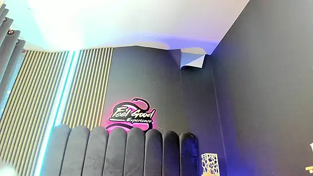 Chat +18 de Nicolette_ks_ ao vivo