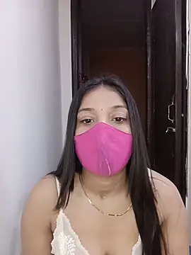 Cute_Rakhi8 Adlı Modelin Canlı XXX Sohbeti