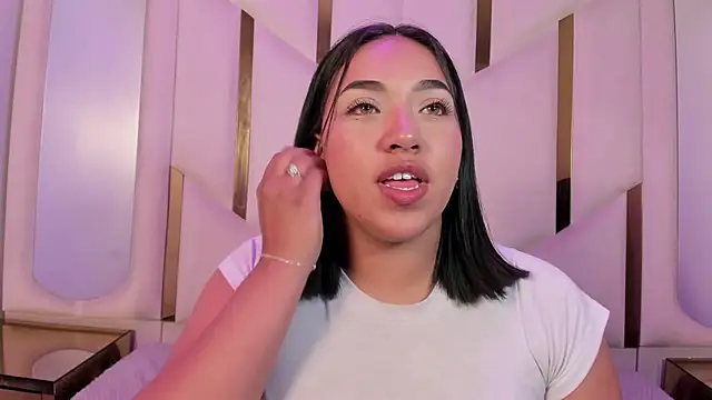 IsabellRodriguez18's Live XXX Chat