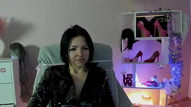 Mollybloom40 Adlı Modelin Canlı XXX Sohbeti