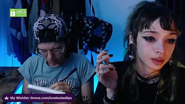 lovelockedlips Show Webcam