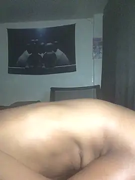 slimgod13 élő XXX-chatje