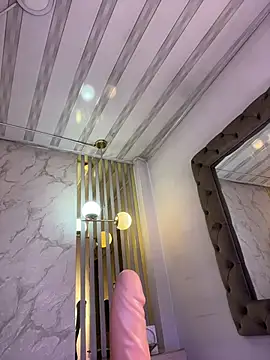 Catalinaa01 Adlı Modelin Canlı XXX Sohbeti
