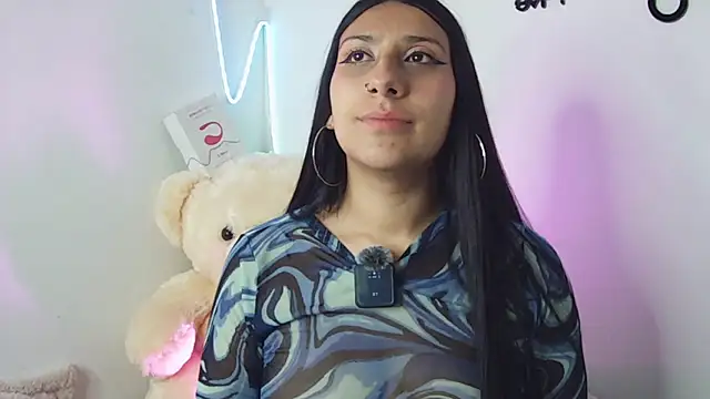 Sara_Blum Adlı Modelin Canlı XXX Sohbeti