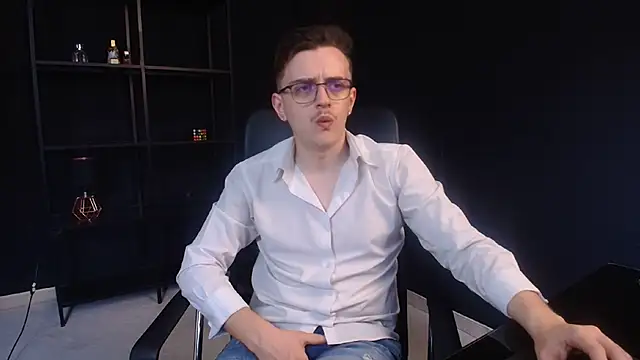 Chat +18 de FelixStarkk ao vivo