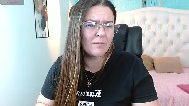 MsJossie Adlı Modelin Canlı XXX Sohbeti