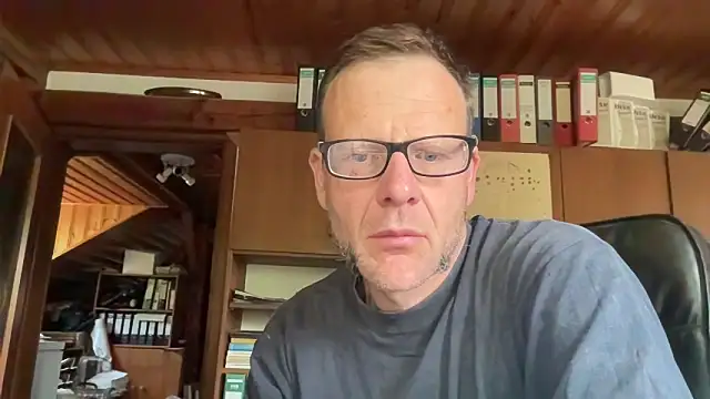 o_florian_o1's Live XXX Chat