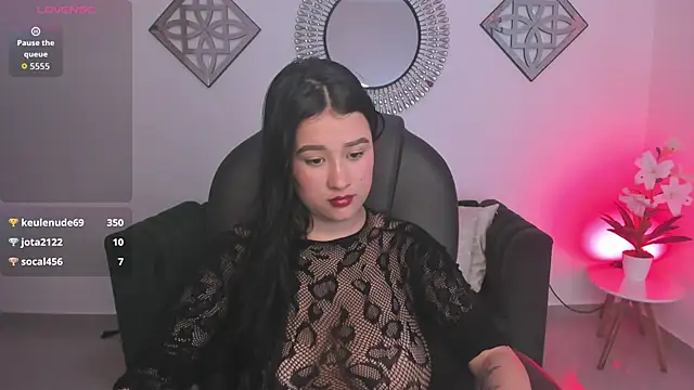 XXX chat uživo modela Emi_Roseth