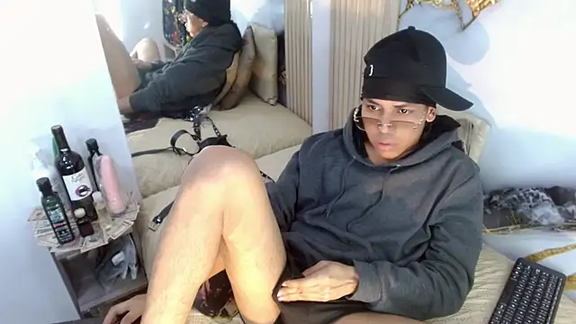 Chatroom XXX en direct de DaviidBuckx_