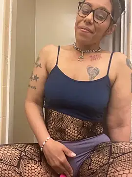 Desirae_LucianoのライブXXXチャット