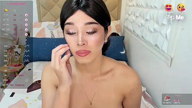 TsHeartXxx Webcamshow