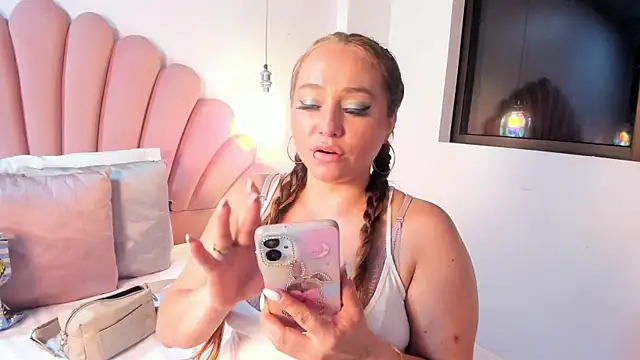 SabrinaVantress élő XXX-chatje