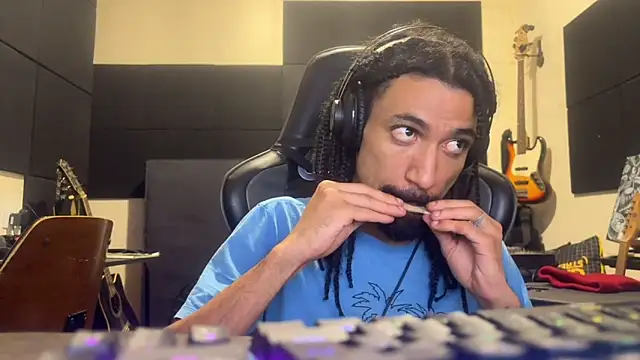 Chat +18 de FavelaDaddyCum ao vivo