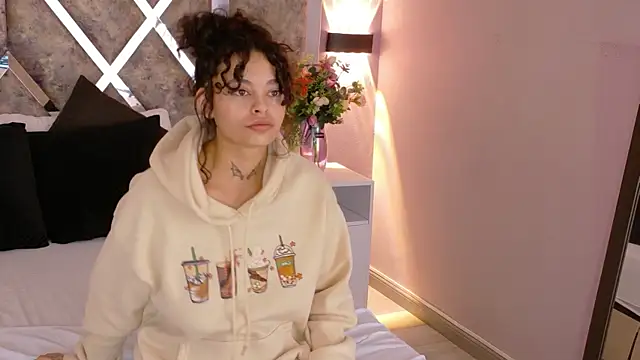 KatherineGomez Adlı Modelin Canlı XXX Sohbeti