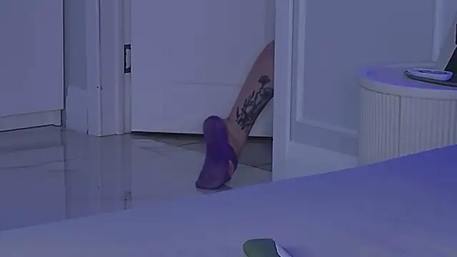 VioletAsh Adlı Modelin Canlı XXX Sohbeti