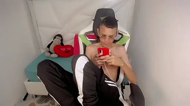 sombra_18 Webcamshow