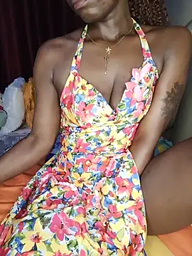 NicRaisaa Live XXX-chat