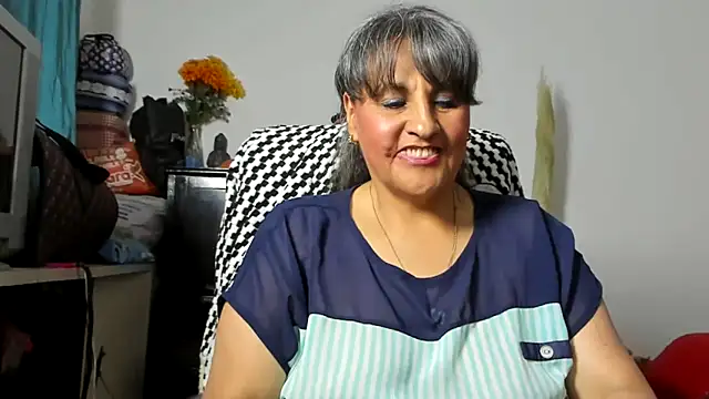 merlyna_goldens' Live XXX Chat