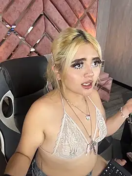 Chat XXX en directo de lya_nekko_