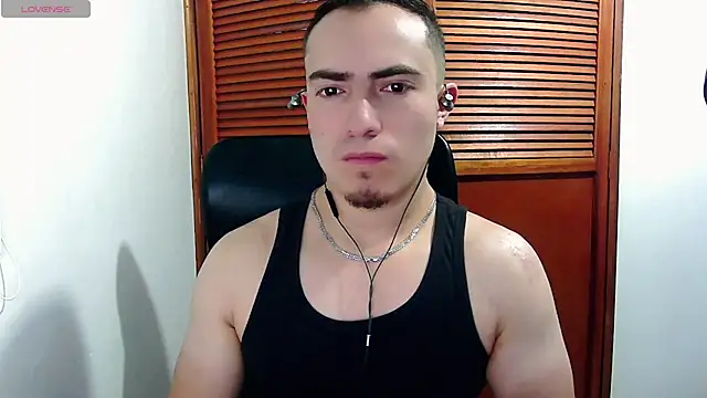 TouchDaddy4 Adlı Modelin Canlı XXX Sohbeti
