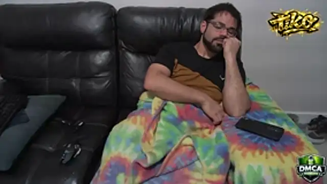 Zander823 Show in webcam