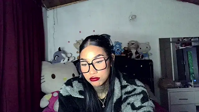 lyam_ebony_ Adlı Modelin Canlı XXX Sohbeti