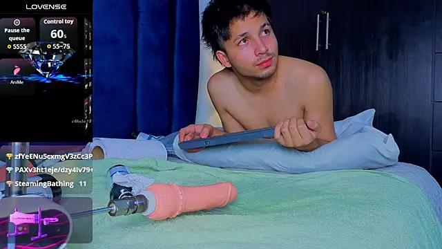 Issac_james_ Show in webcam