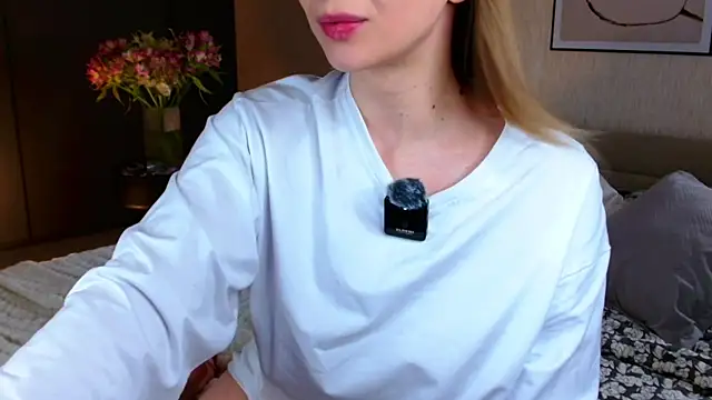 Chatroom XXX en direct de mynameloveeeeee