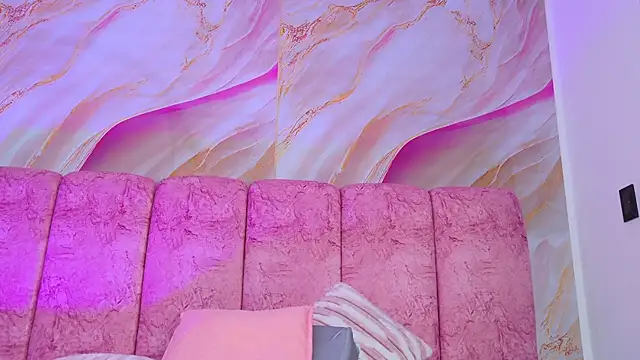 emmacurvy Chat XXX live