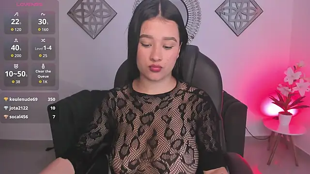 Emi_RosethのライブXXXチャット