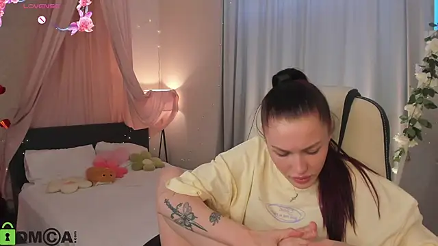 Aria_Mila Adlı Modelin Canlı XXX Sohbeti