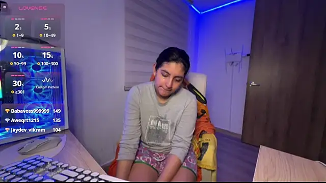cloe_small Live XXX Chat