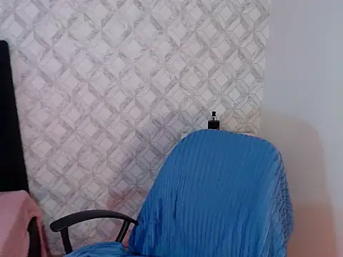 Emma-Wilson Adlı Modelin Canlı XXX Sohbeti