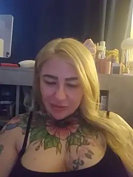 emobarbiedoll Adlı Modelin Canlı XXX Sohbeti