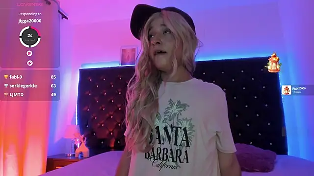 BellaRoge's Webcam Show